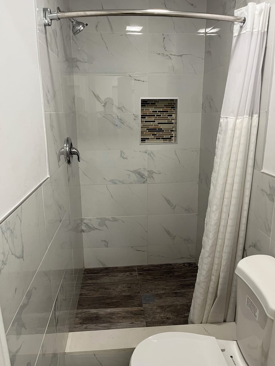 Standard Room | Bathroom | Shower, towels