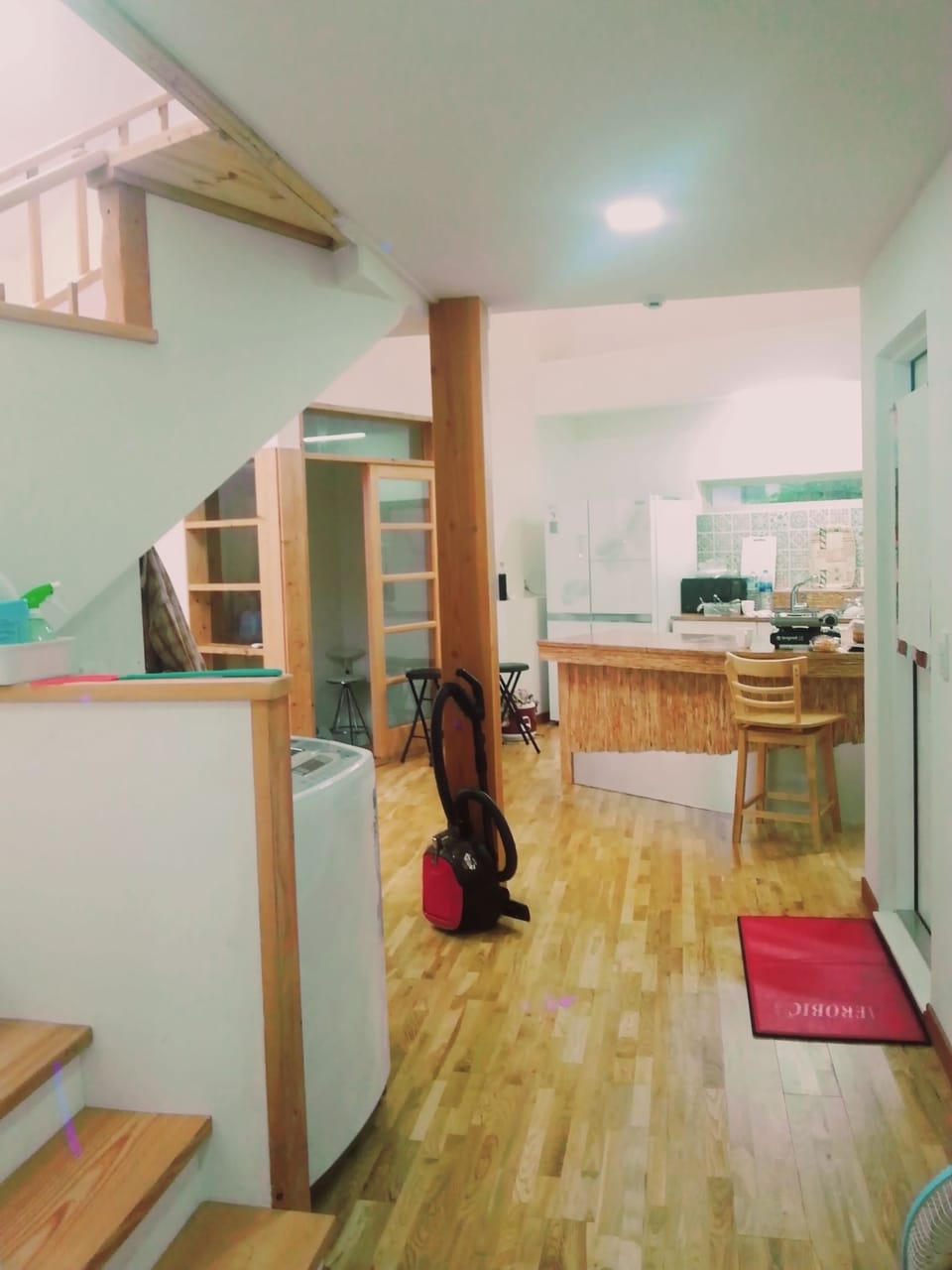 House (Seolrem 9) | Living area | 42-inch flat-screen TV with cable channels, TV