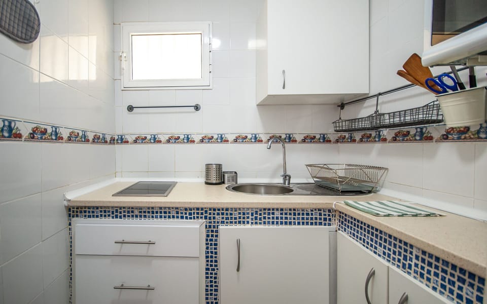 Enjoy the kitchen of this apartment in Benalmádena