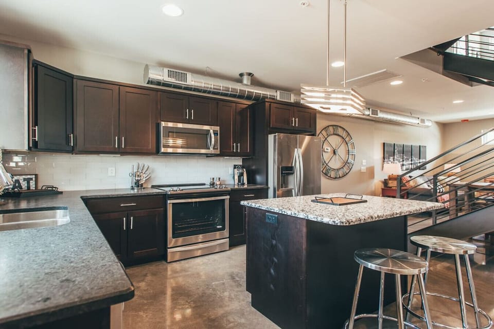 Stainless Steel Appliances, High-End Finishes