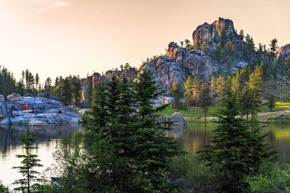 shutterstock_29474017720Sylvan20Lake