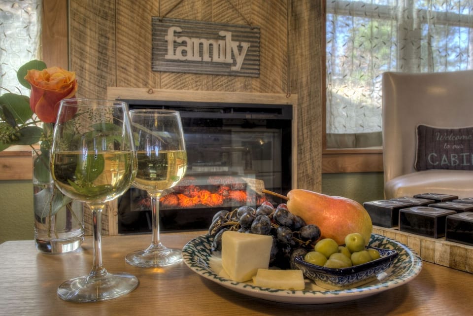 Image_120Cabin20420fireplace20with20wine20and20fruit