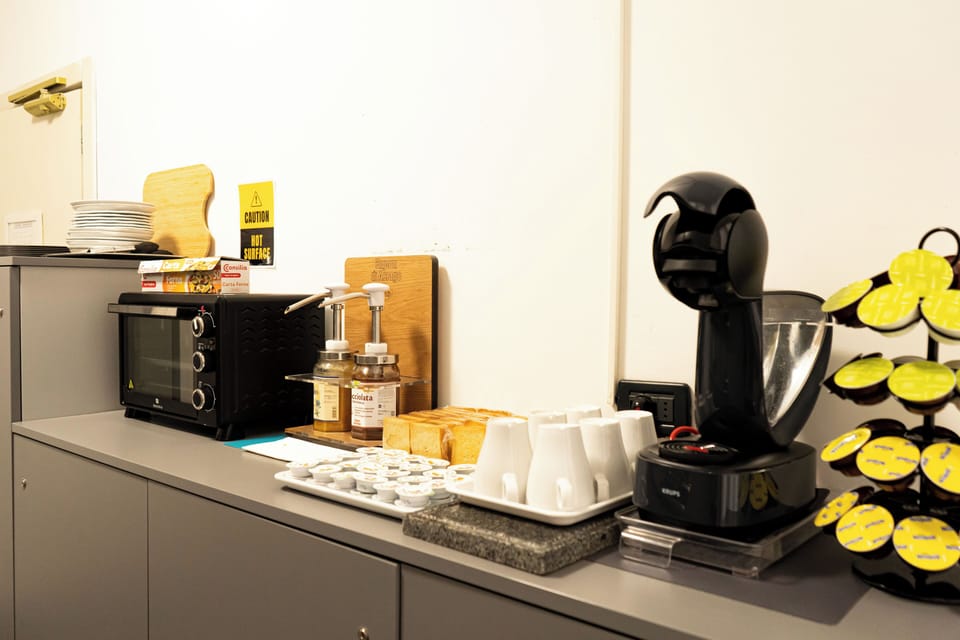 Espresso maker, electric kettle