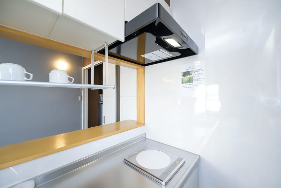 Twin Room, Accessible | Private kitchen | Fridge, microwave, electric kettle