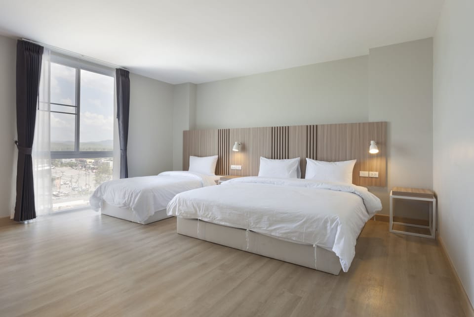 Family Room | Desk, free WiFi, bed sheets, wheelchair access
