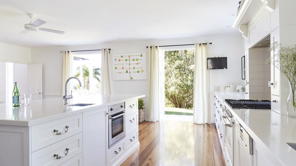 2 ovens helps with catering for big family groups.