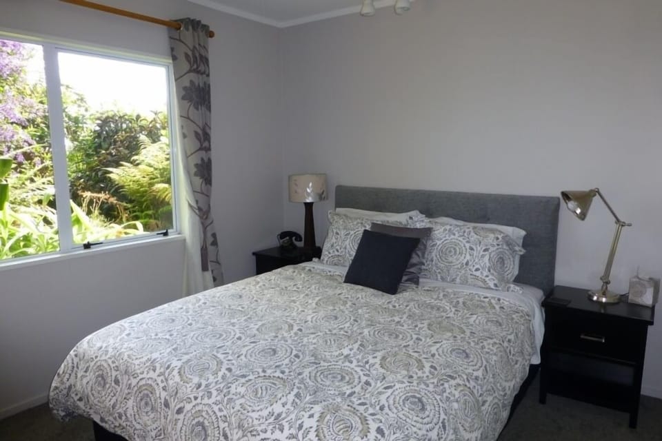 Patio room with Queen bed