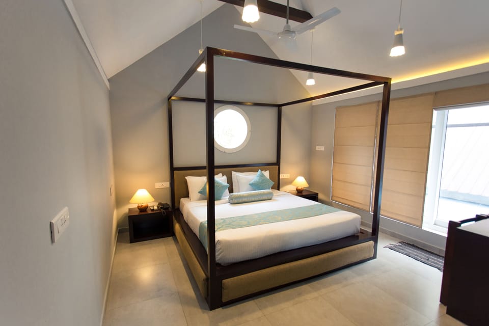 Penthouse | 1 bedroom, desk, free WiFi, bed sheets