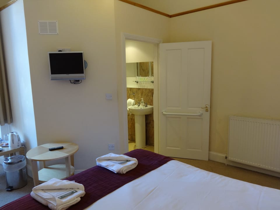 Double Room, Ensuite, Ground Floor (Room1) | Desk, free cribs/infant beds, free WiFi, bed sheets