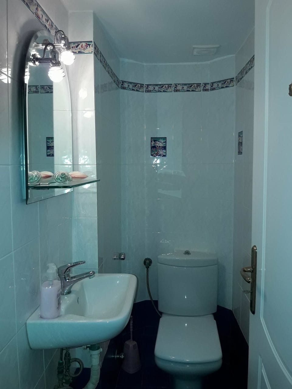 Bathtub, deep soaking tub