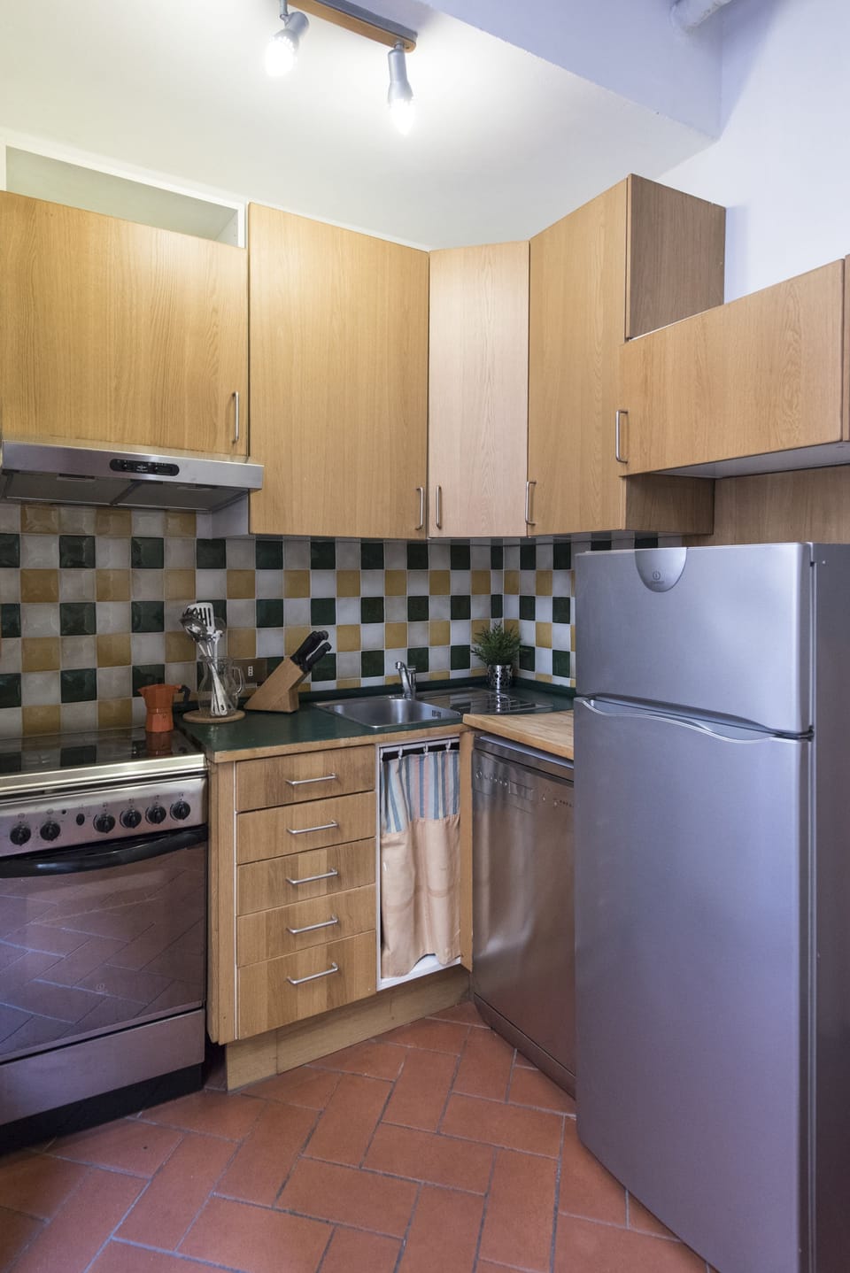 Basic Apartment, 1 Bedroom (DOUBLE) | Private kitchen | Fridge, microwave, oven, stovetop