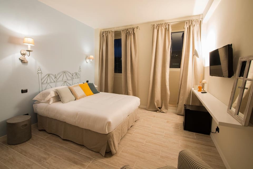 Desk, free cribs/infant beds, free WiFi, wheelchair access