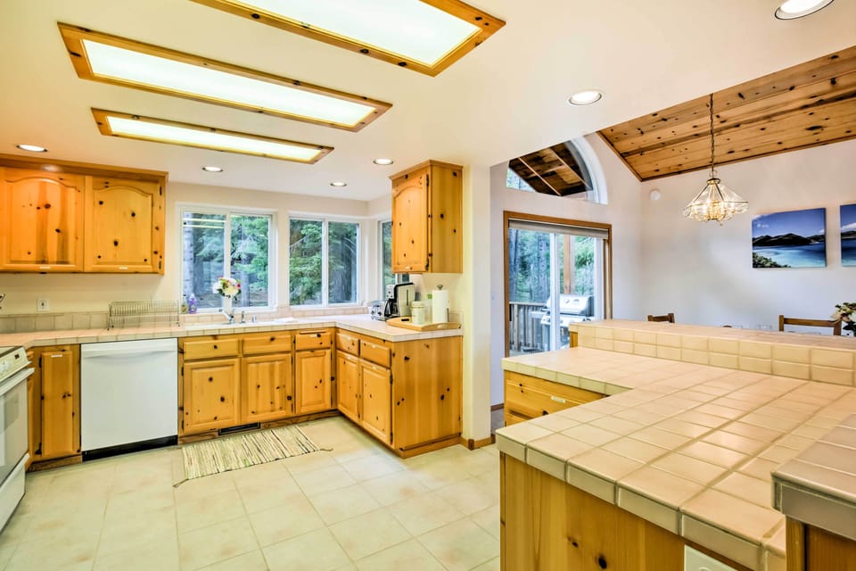 Kitchen | 1st Floor | Coffee Maker | Toaster | Crockpot | Cooking Basics