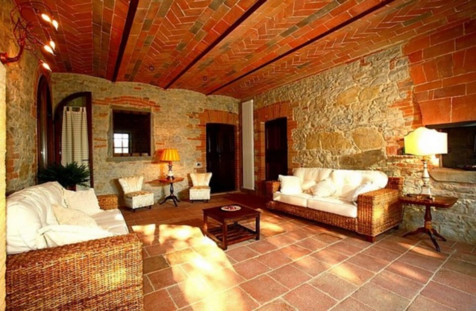 Apartment, 3 Bedrooms | Living room | Flat-screen TV, fireplace