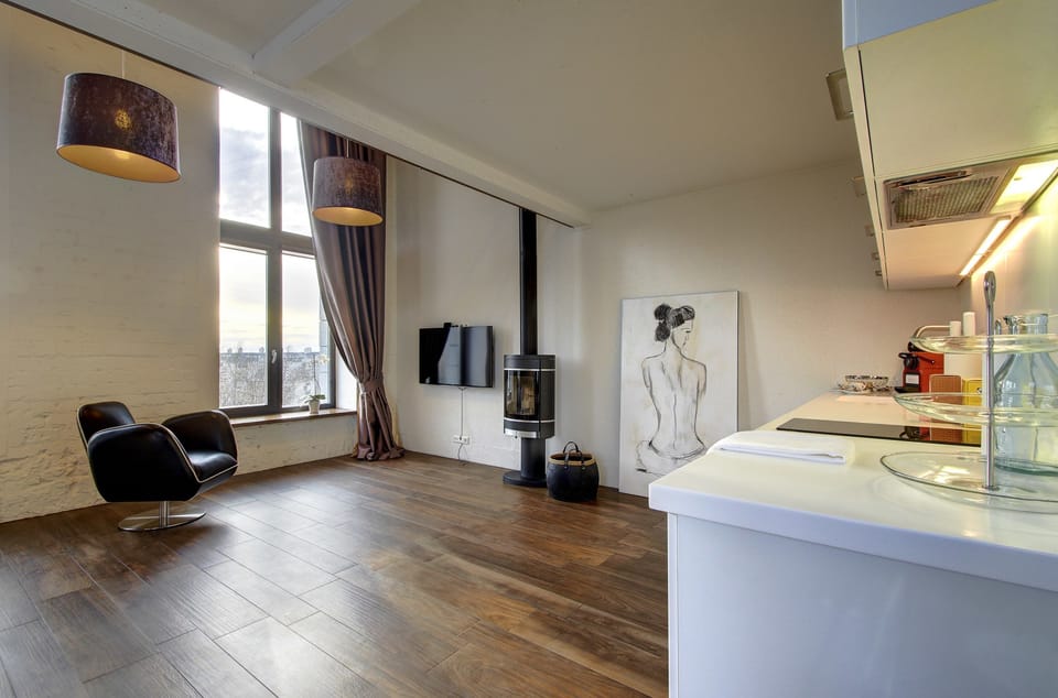 Business Loft 65 | Private kitchen | Fridge, microwave, oven, stovetop