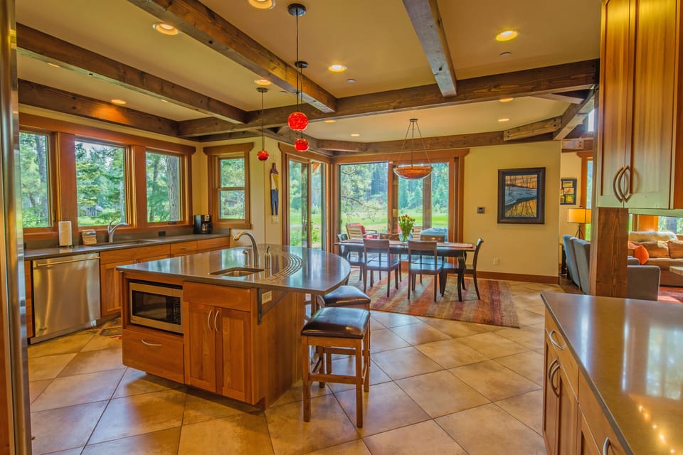 Frog Point in Suncadia Resort! - Fabulous open concept great room that flows out onto the patio.  Views of the pond and golf course from all the windows!