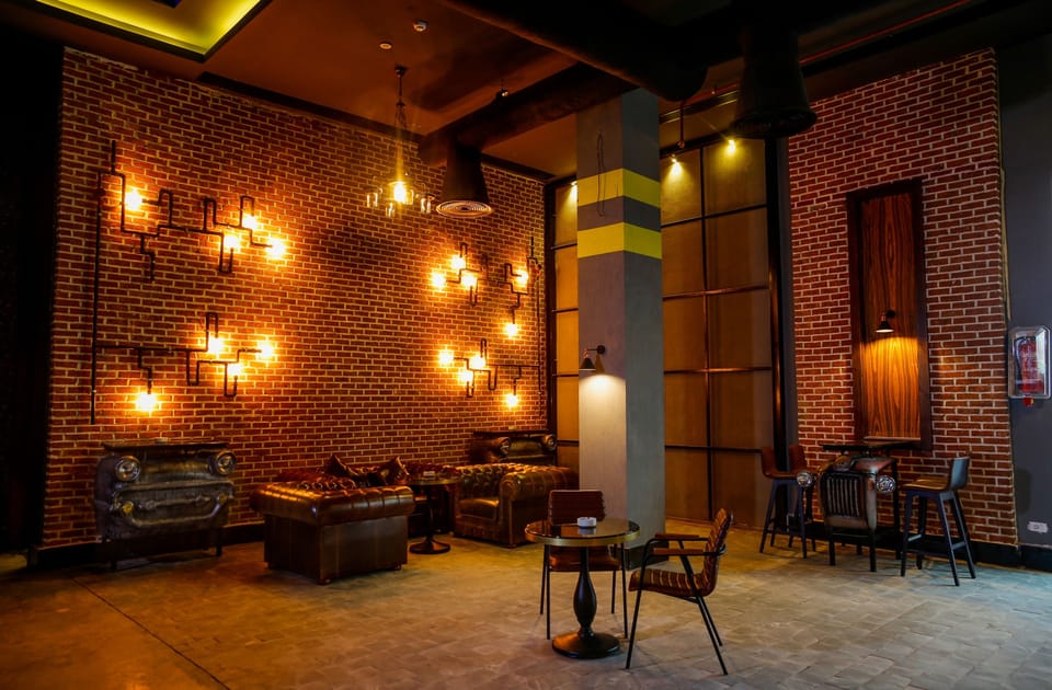 7 bars/lounges, 3 poolside bars, beach bar