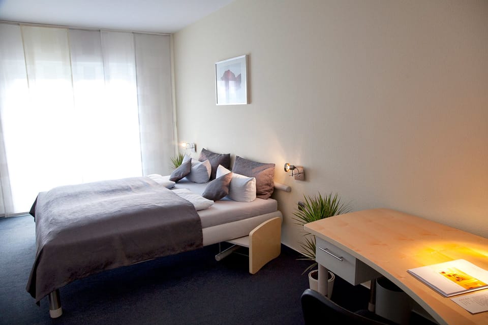 Basic Double Room | Desk, cribs (surcharge), rollaway beds (surcharge), WiFi (free)