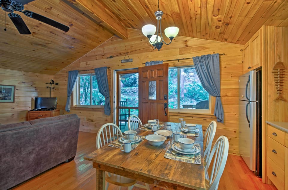Dining Space | Dishware/Flatware