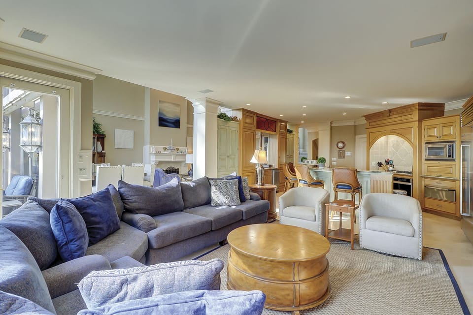 6 Black Duck - Living Room #2 (1st Floor)