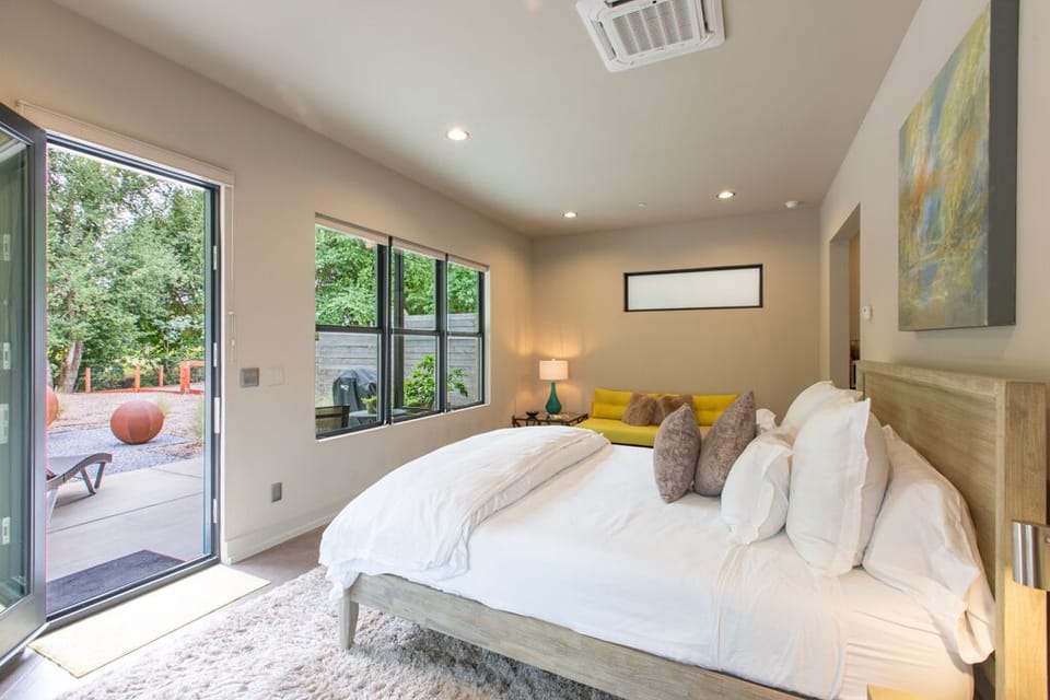 Luxurious bedroom