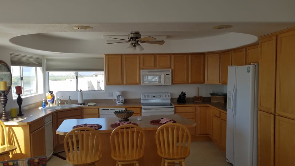 Full Kitchen Area