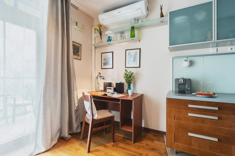 Soundproofing, iron/ironing board, internet, bed sheets