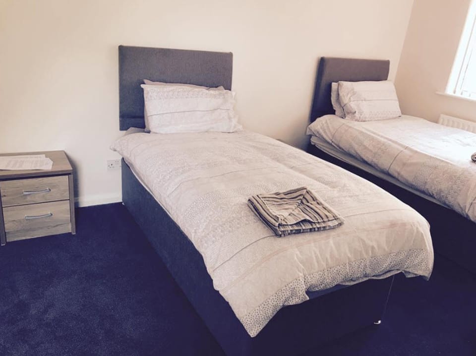 Twin Room | Free WiFi, bed sheets
