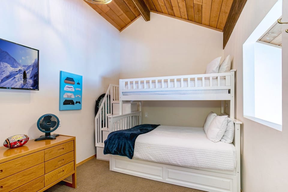 Townhome, 3 Bedrooms | 3 bedrooms, desk, laptop workspace, travel crib