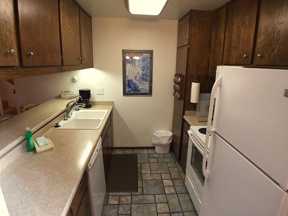 Condo, 2 Bedrooms | Private kitchen | Coffee/tea maker, fridge, toaster