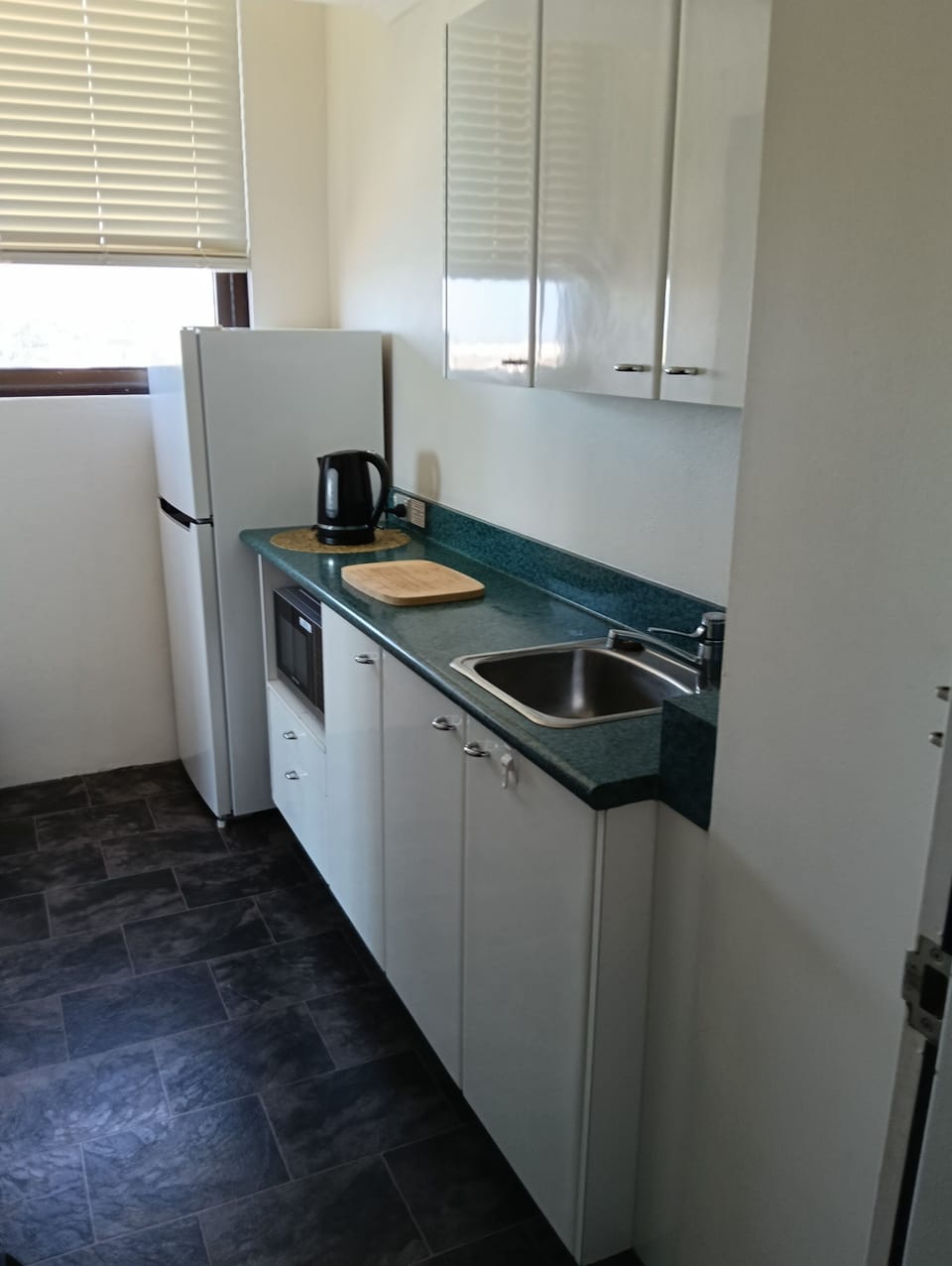 Kitchenette with all u need 