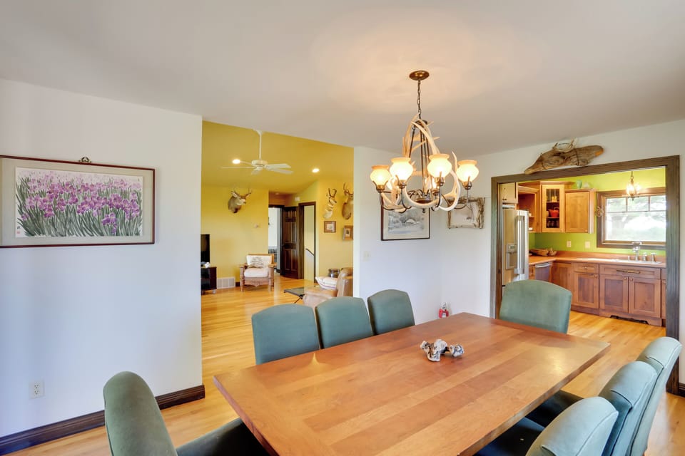 Dining Space | Dishware/Flatware