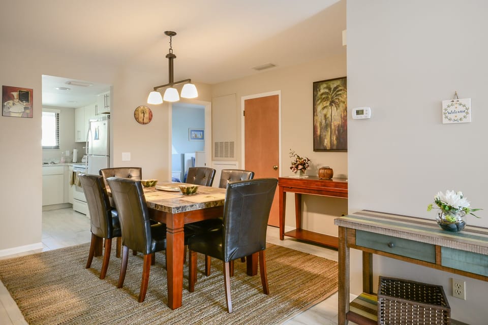 Dining room in this 3 bedroom condo New Smyrna Beach
