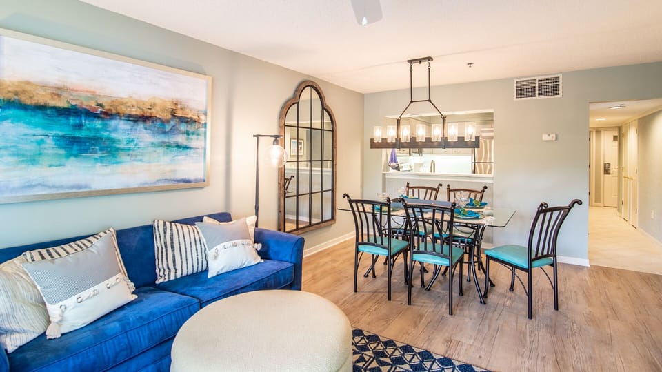 Living/Dining Area