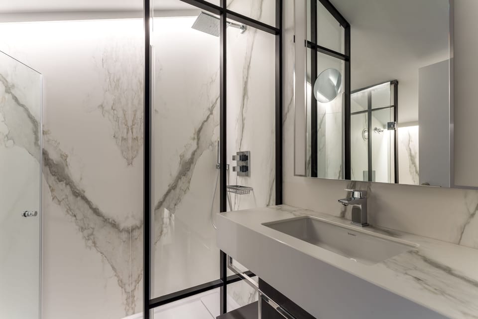Duplex | Bathroom | Eco-friendly toiletries, hair dryer, bidet, towels