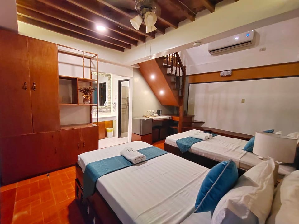 Premier Loft | Desk, free WiFi, bed sheets