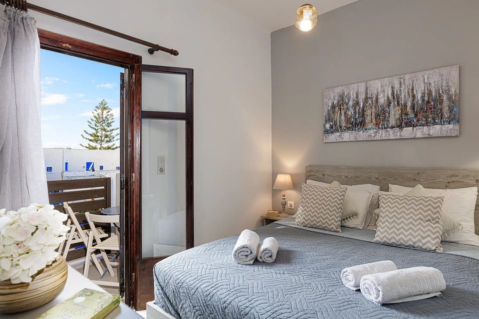 Two Bedroom Apartment with Side Sea View | In-room safe, iron/ironing board, free WiFi, bed sheets