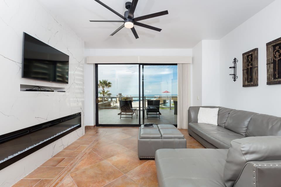 Large Living Room With Fireplace