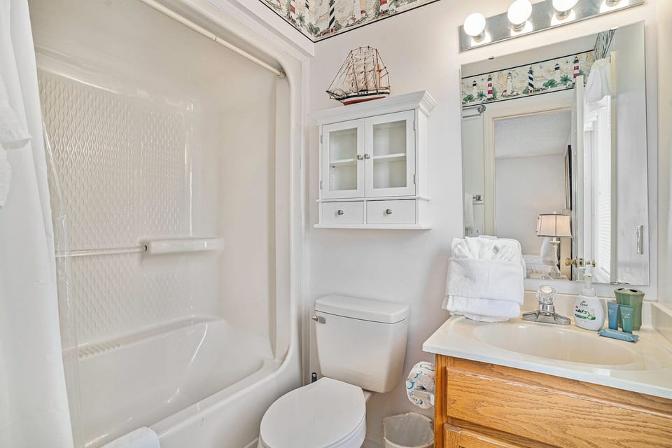 2nd Level En Suite Bathroom