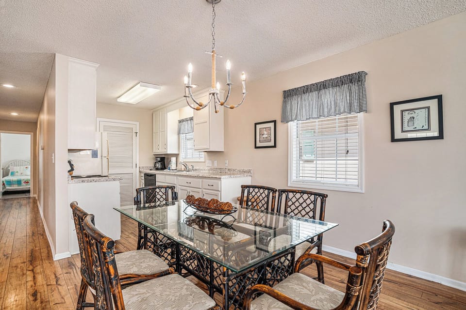 1st Level Dining Area/Kitchen