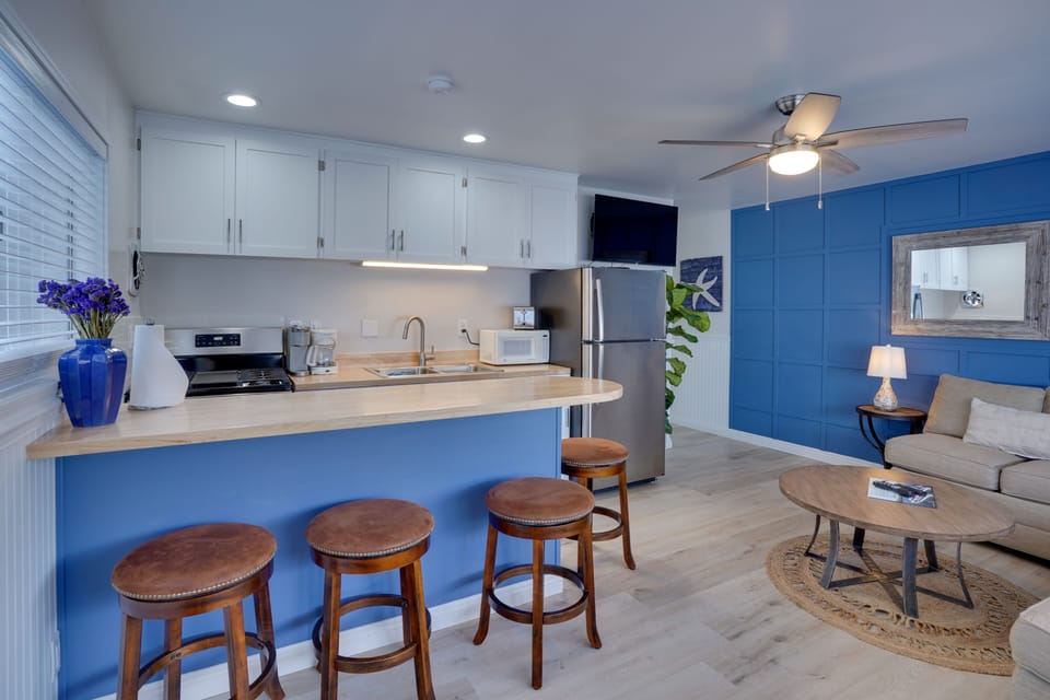 Kitchen | Breakfast Bar | Cooking Basics