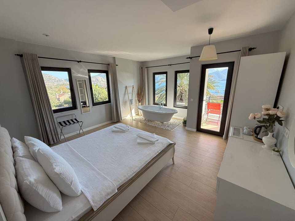 Executive Double Room, Sea View (No3 Soleil Suite) | Egyptian cotton sheets, premium bedding, minibar, in-room safe