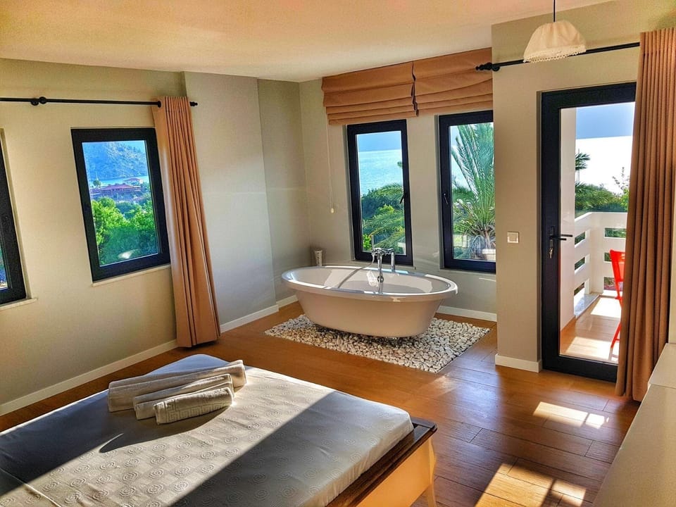 Executive Double Room, Sea View (No3 Soleil Suite) | Egyptian cotton sheets, premium bedding, minibar, in-room safe