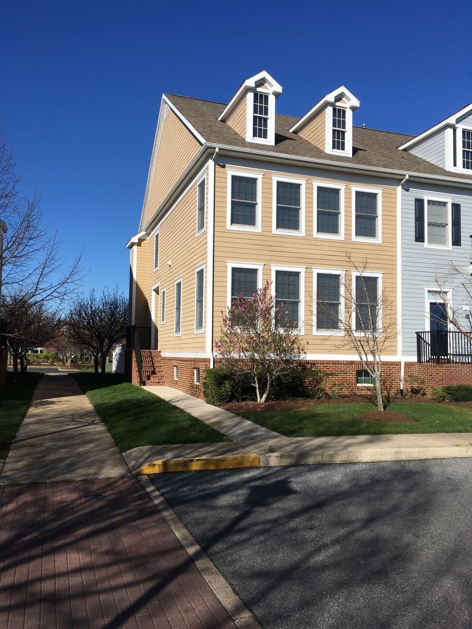 Welcome to 10VG!  Our End Unit Boasts a Side Entrance, Extra Windows, & Privacy.