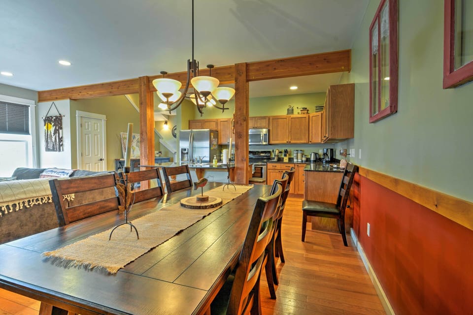Dining Space | Dishware/Flatware