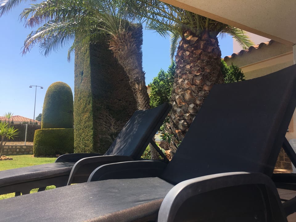 Manicured gardens to relax and soak up the sun and views 