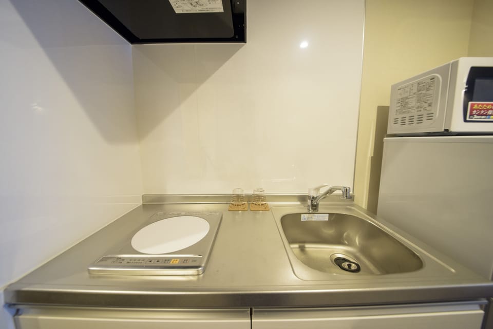 Double Room [21 sqm] Non Smoking | Private kitchenette | Fridge, microwave, stovetop