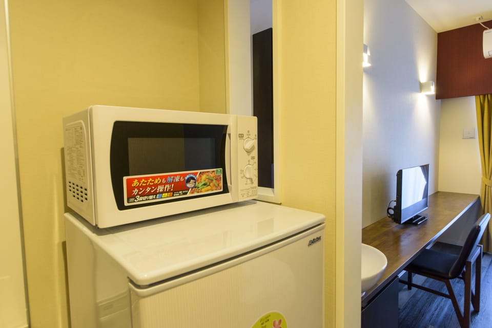 Double Room [21 sqm] Non Smoking | Mini-refrigerator