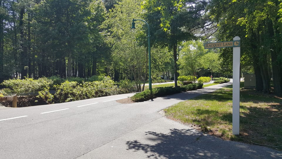 The turn onto Racquet Lane