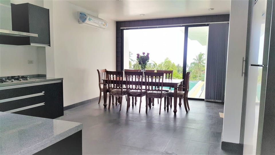 Deluxe Villa | In-room dining